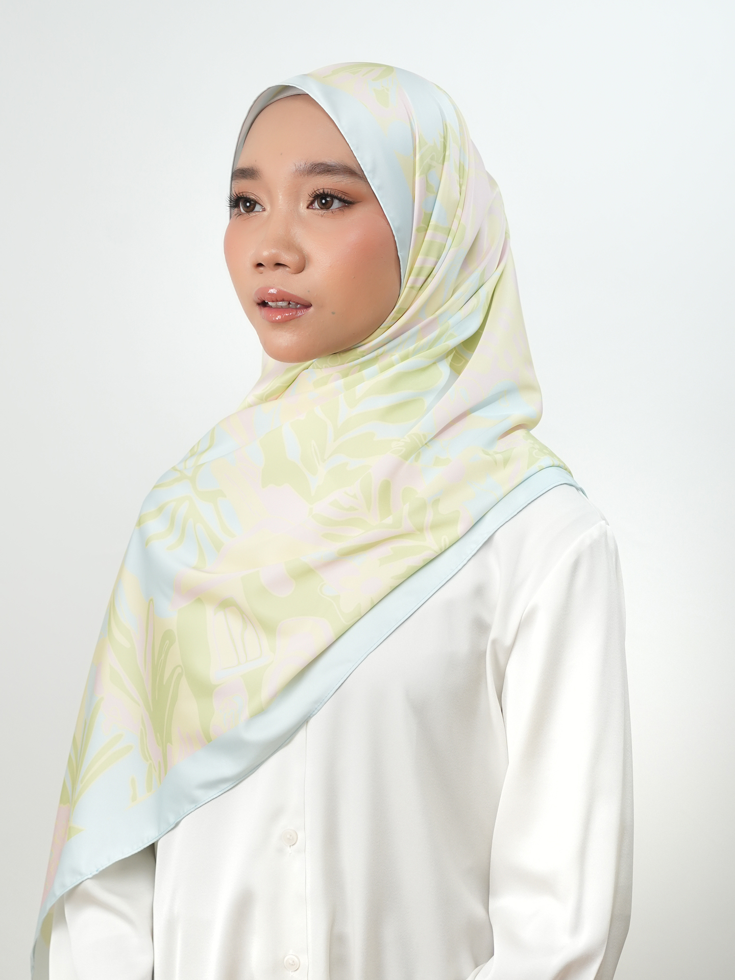 SATIN SHAWL BABY PEAR 3 SATIN SHAWL BABY PEAR 3