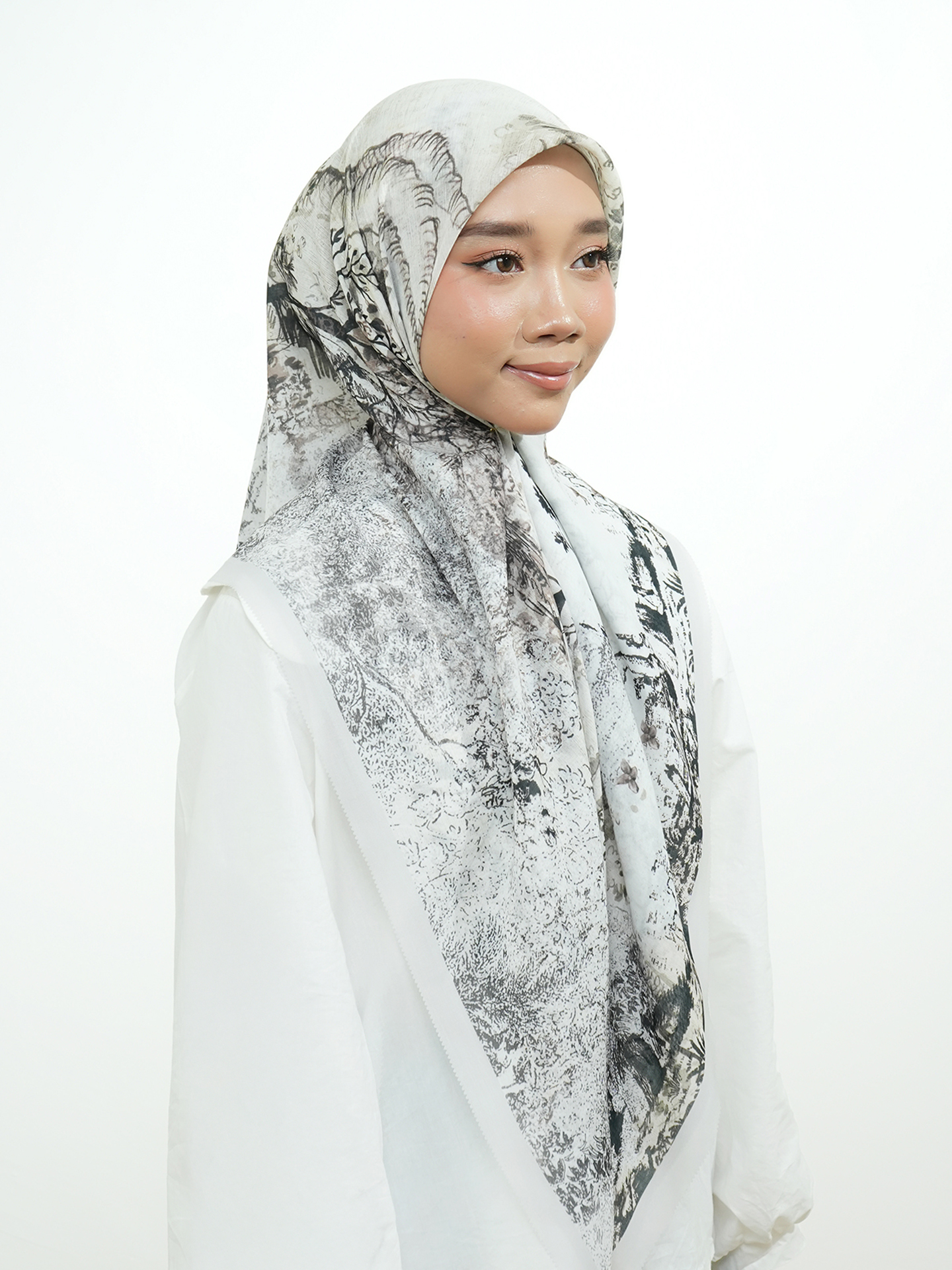 SQ COTTON VOILE GOING GREY 3 SQ COTTON VOILE GOING GREY 3