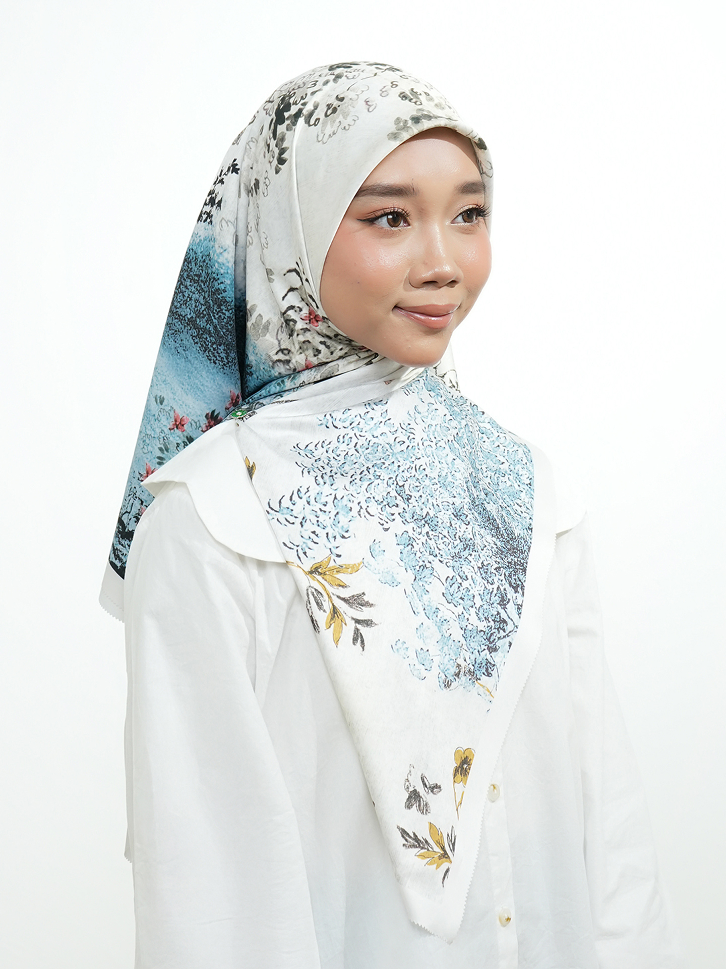 SQ SATIN MARINA MIST 3 SQ SATIN MARINA MIST 3