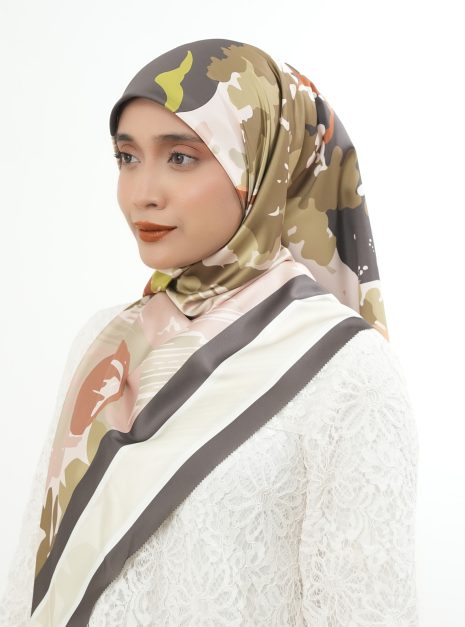 SQ SATIN TREETOP 3 SQ SATIN TREETOP 3