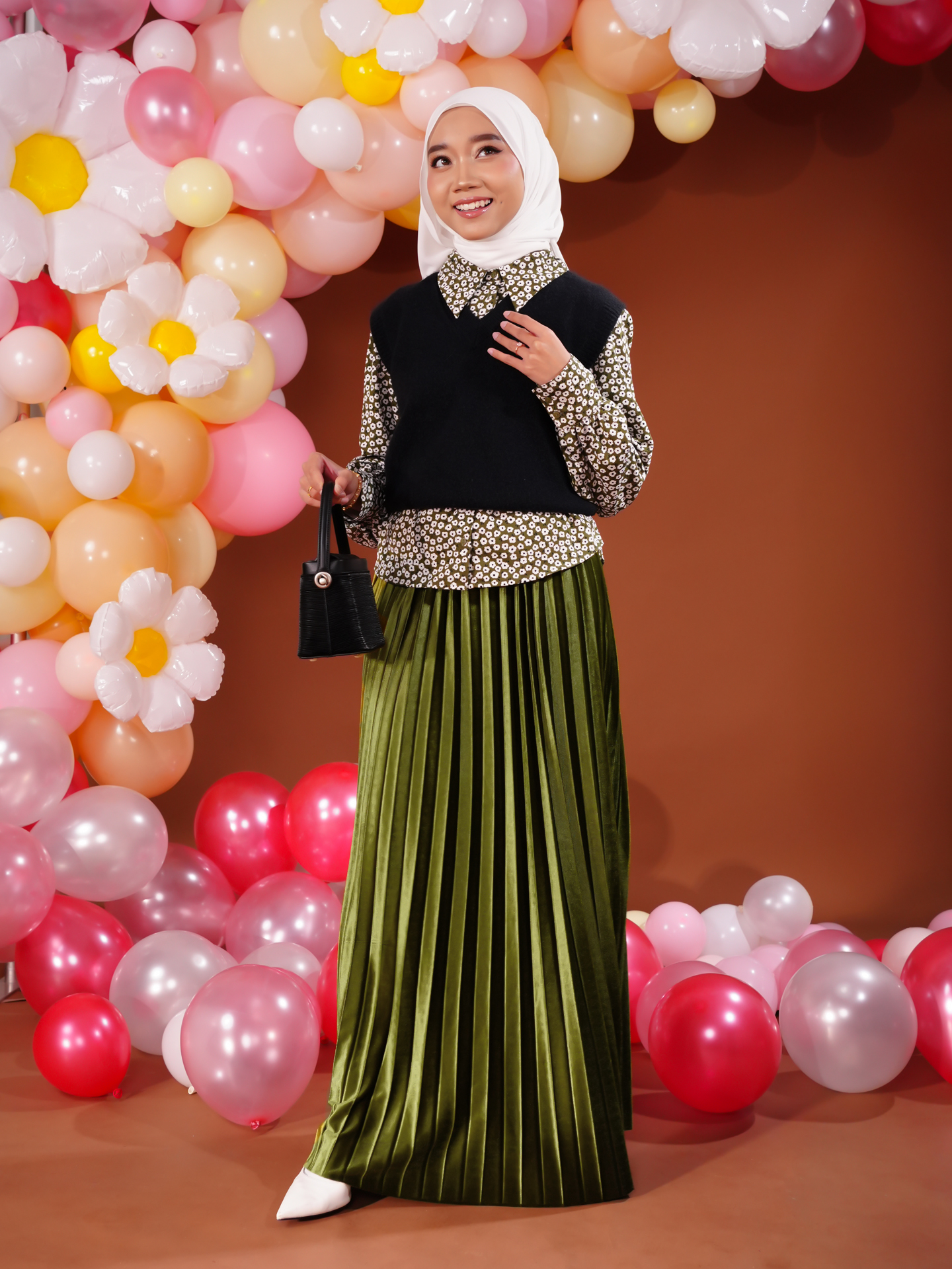 URNA BAHARI - PLEATED BY URNA 007 (2) URNA BAHARI - PLEATED BY URNA 007 (2)