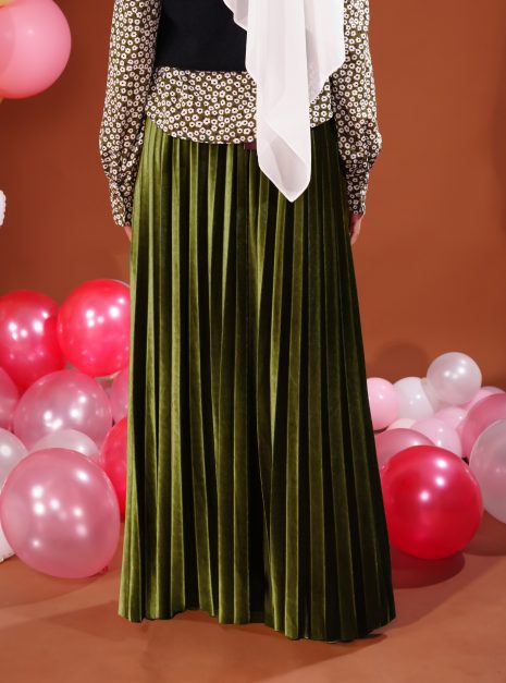 URNA BAHARI - PLEATED BY URNA 007 (4) URNA BAHARI - PLEATED BY URNA 007 (4)