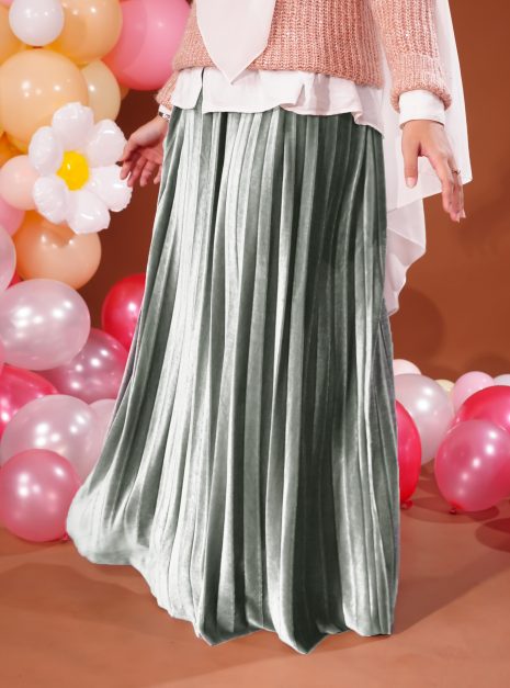 URNA BAHARI - PLEATED BY URNA 008 (4) URNA BAHARI - PLEATED BY URNA 008 (4)